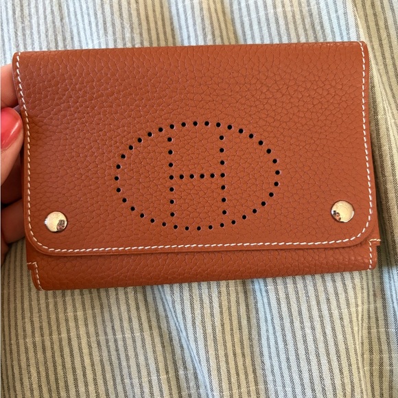 Hermès Tan Leather Card Holder with Logo - Picture 6 of 9